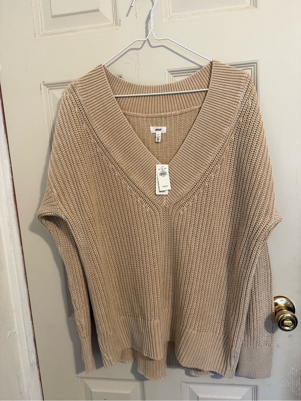 aerie Beige V-Neck Chunky Knit Sweater.New